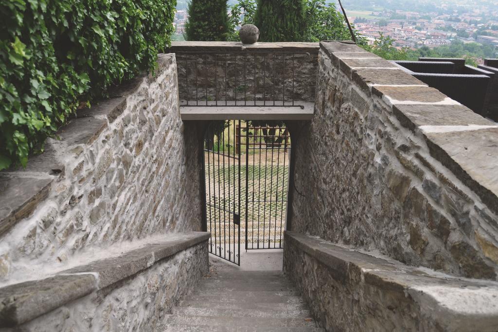 B&B Dimora Delle Donnole Bergamo Alta エクステリア 写真